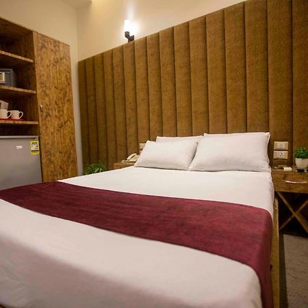B&G Vlncia Hotel Dontown Кайро Екстериор снимка